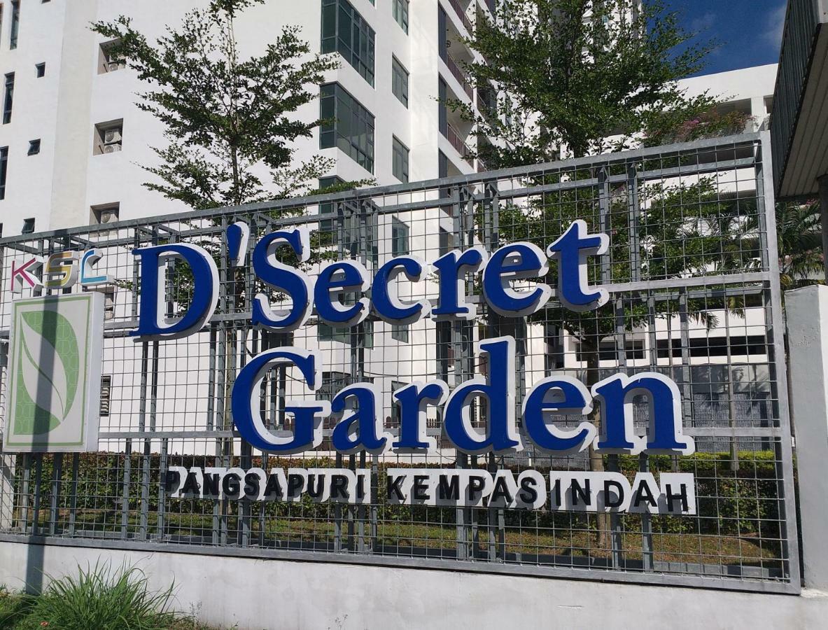 Kempas Indah @ The Secret Garden Homestay Johor Bahru Exteriör bild