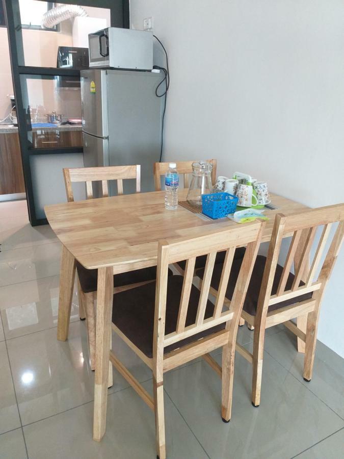 Kempas Indah @ The Secret Garden Homestay Johor Bahru Exteriör bild